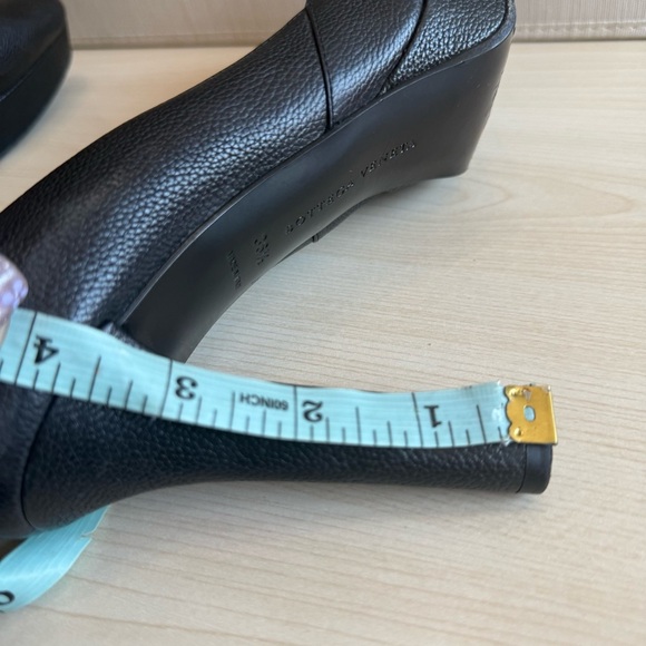 Bottega Venetta Embossed Calf Leather Black Pumps 36.5 - Picture 10 of 14